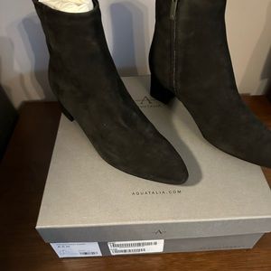 Never worn, Aquatilia, Suede ankle booties
